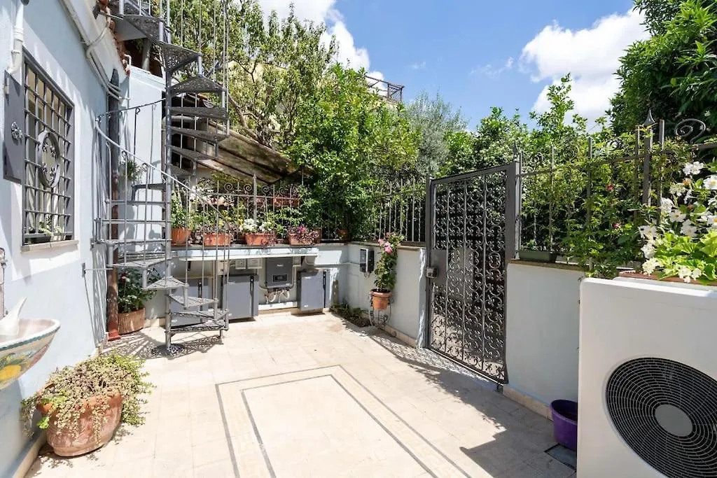 Holiday home A 300Mt Dalla Metro Linea C - Dimora Intima E Tranquilla Rome